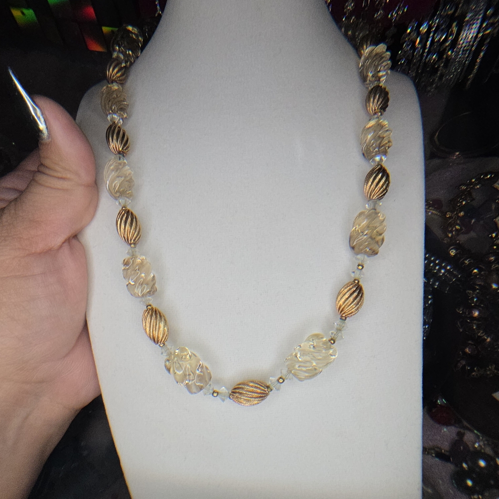 Elegant Vintage Lisner Gold Spiral and Genuine Carved Citrine Gemstone Necklace - Picture 4 of 11